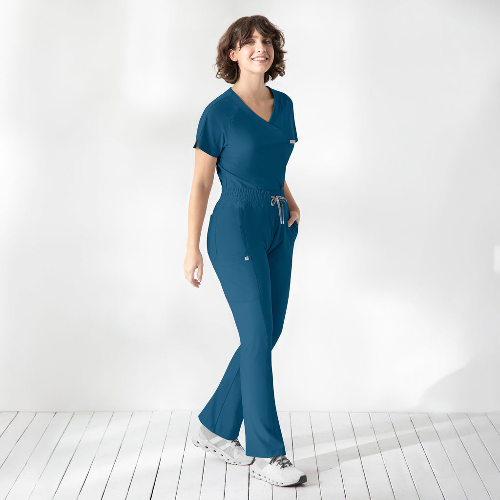 Maevn Embrace LUNA Tuckable Y-Neck Top 2502