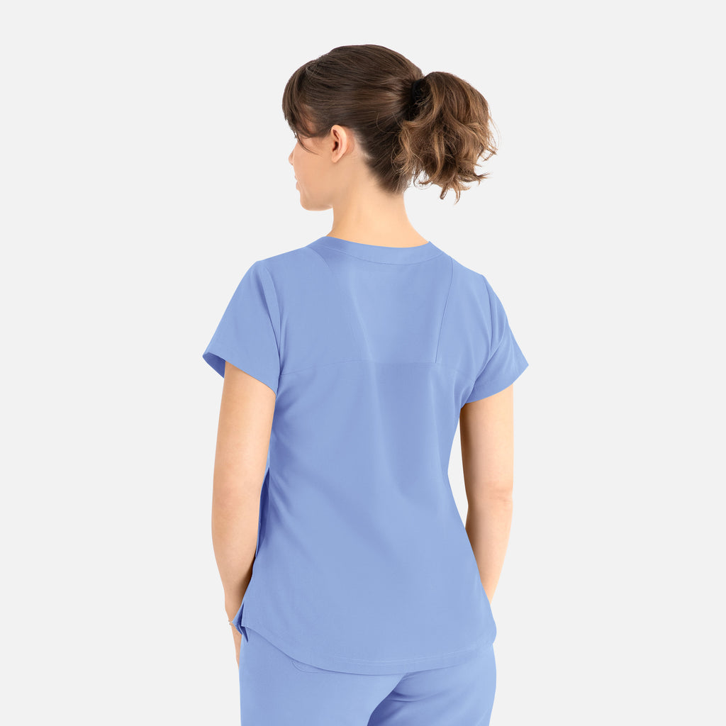 Maevn Momentum Womens Tuckable Round Neck Top 5005