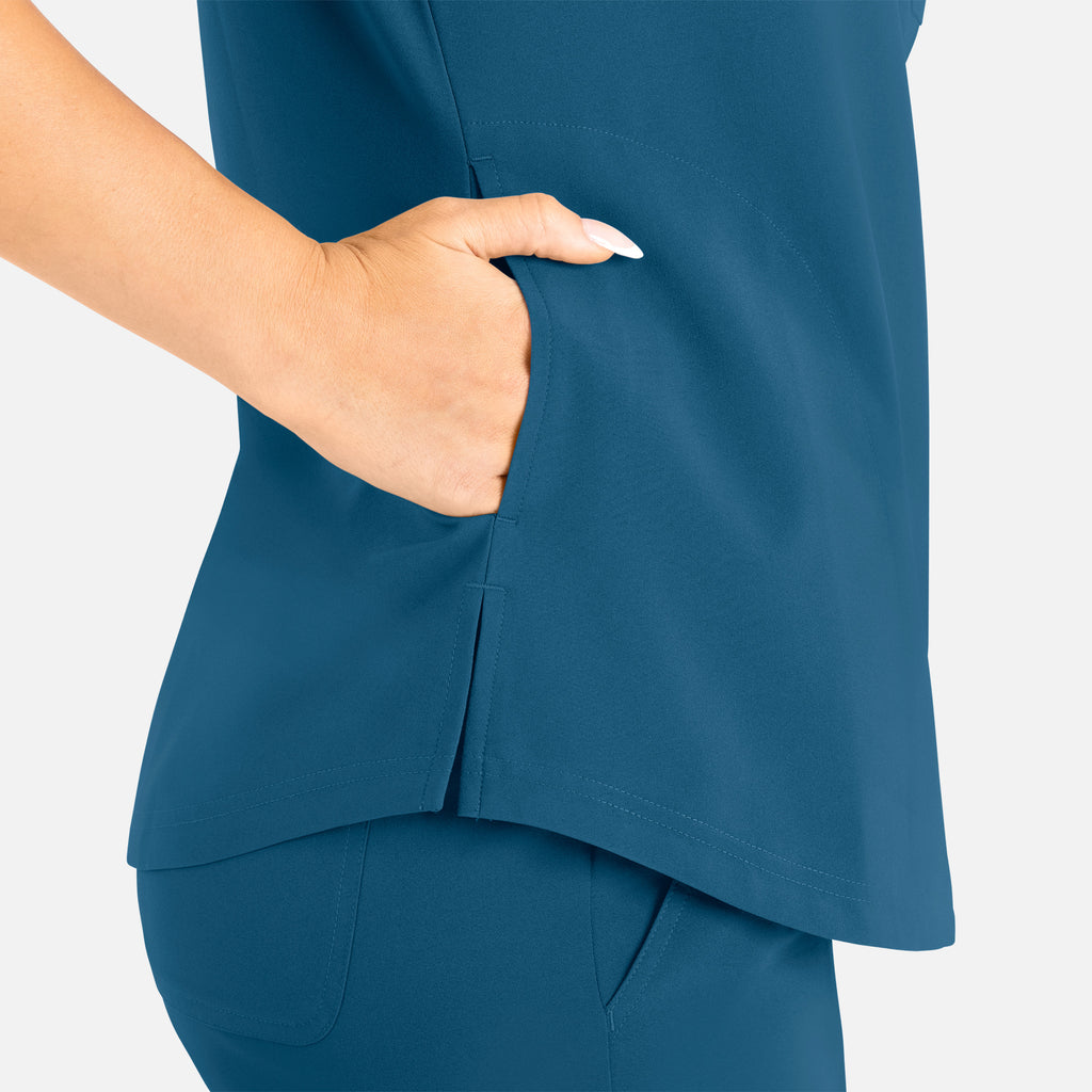 Maevn Momentum Womens Tuckable Round Neck Top 5005