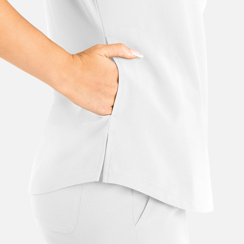 Maevn Momentum Womens Tuckable Round Neck Top 5005