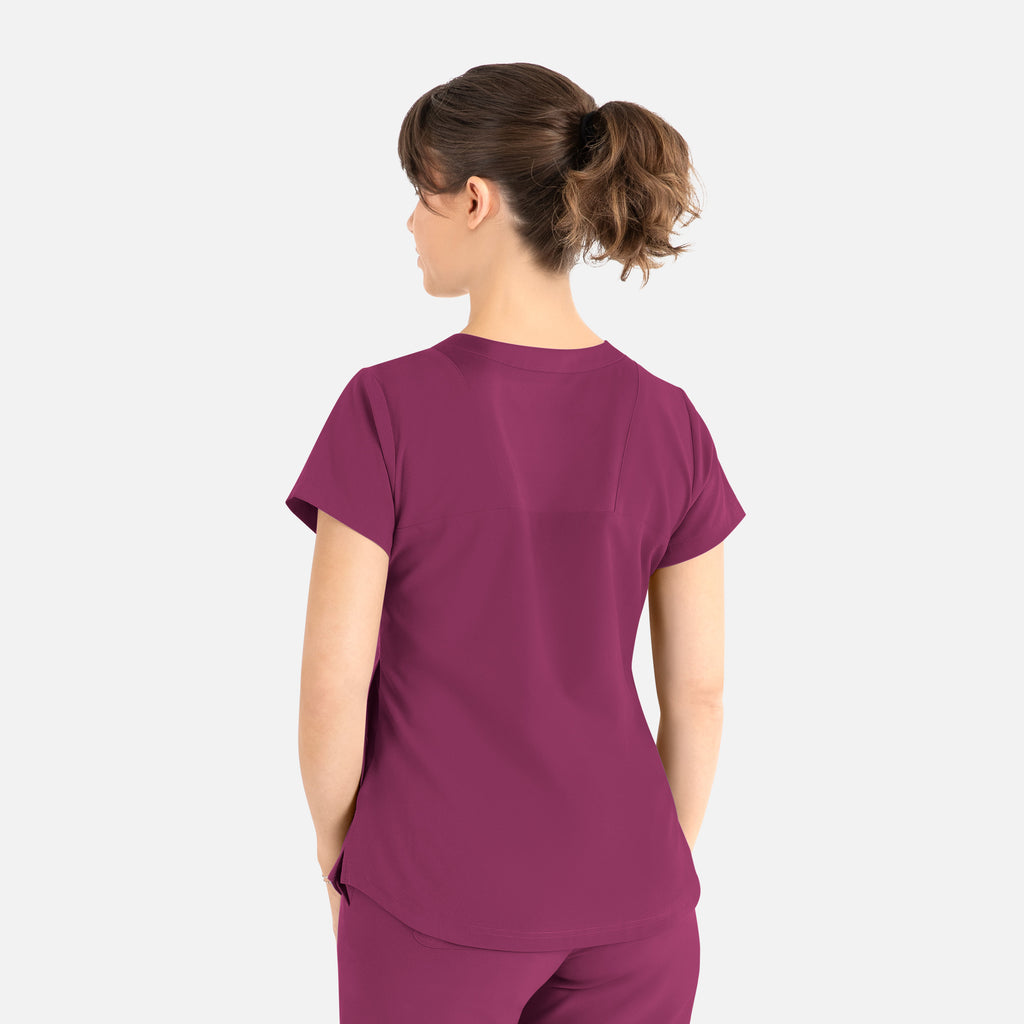 Maevn Momentum Womens Tuckable Round Neck Top 5005