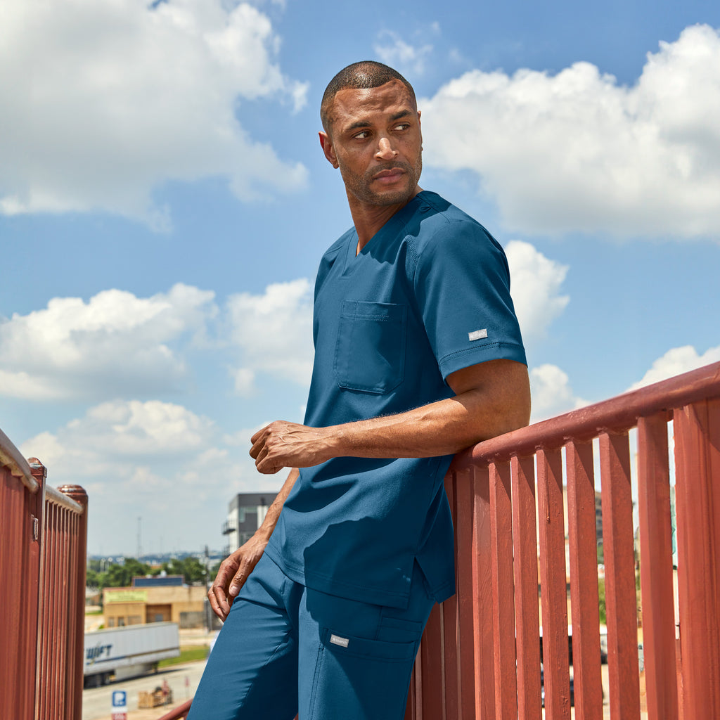 Maevn Momentum Men's Tuckable V-Neck Top 5801