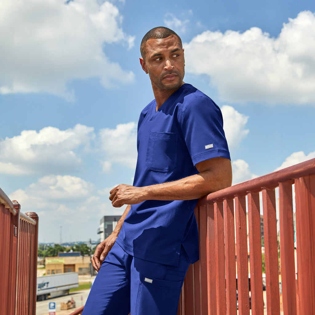 Maevn Momentum Men's Tuckable V-Neck Top 5801