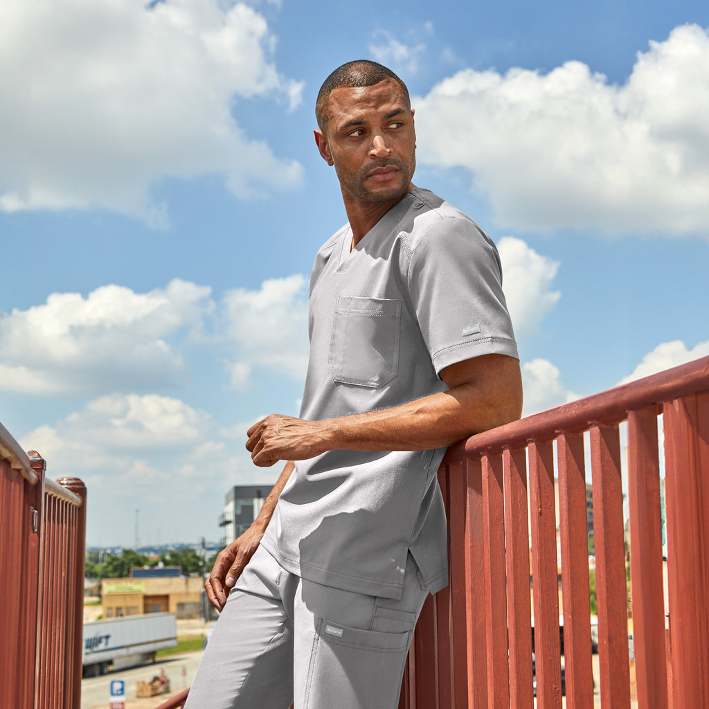 Maevn Momentum Men's Tuckable V-Neck Top 5801