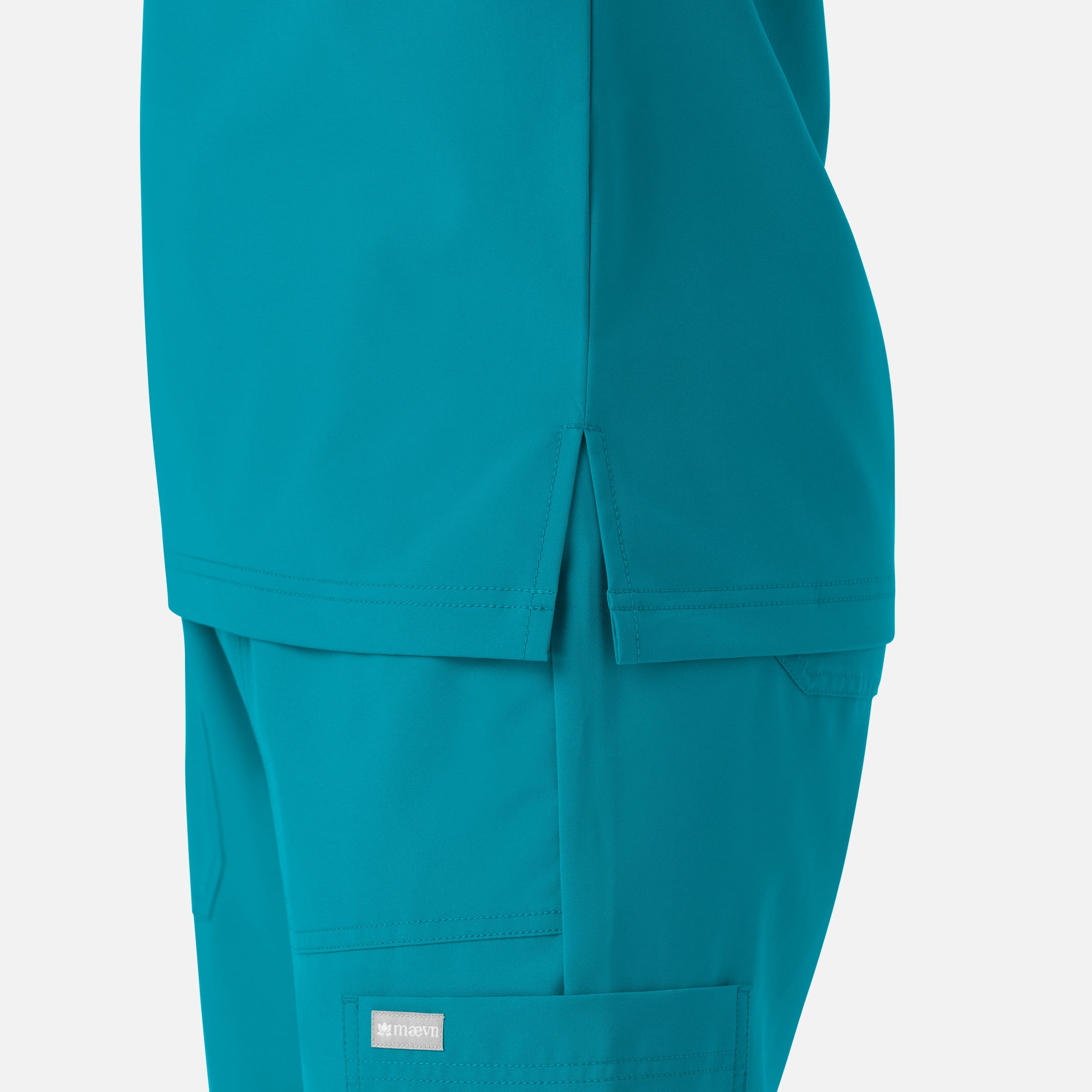 Maevn Momentum Men's Tuckable V-Neck Top 5801