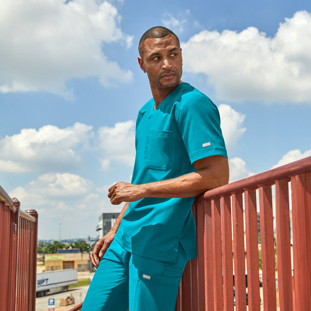 Maevn Momentum Men's Tuckable V-Neck Top 5801